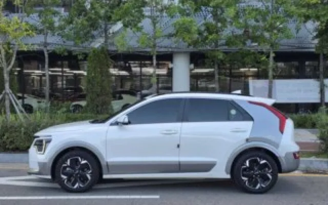 니로하이브리드 중고차 디 올 뉴 니로 EV 어스 매물 사진 20 - 2022/06 91,324km