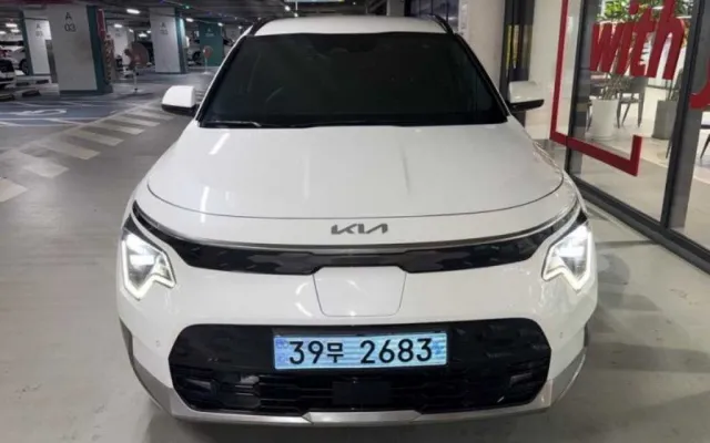 니로하이브리드 중고차 디 올 뉴 니로 EV 어스 매물 사진 11 - 2023/03 95,717km
